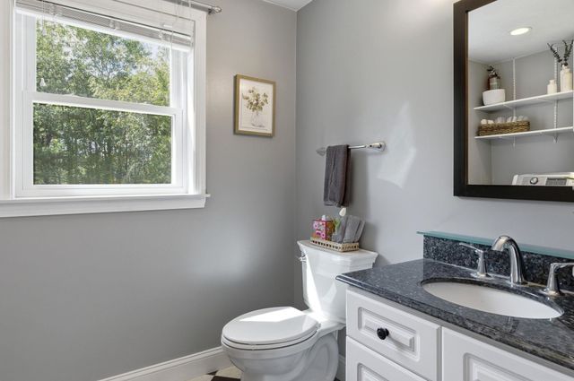 17 Donmac Drive, Derry, NH 03038