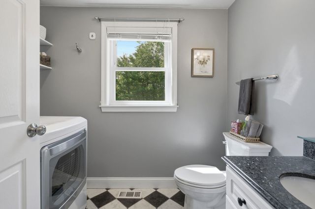 17 Donmac Drive, Derry, NH 03038