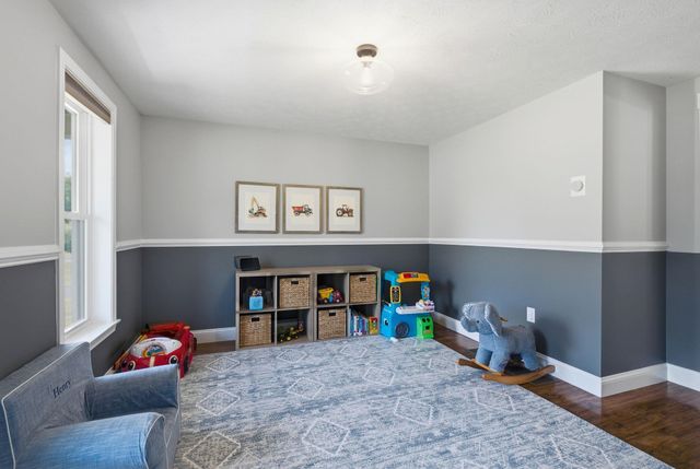 17 Donmac Drive, Derry, NH 03038