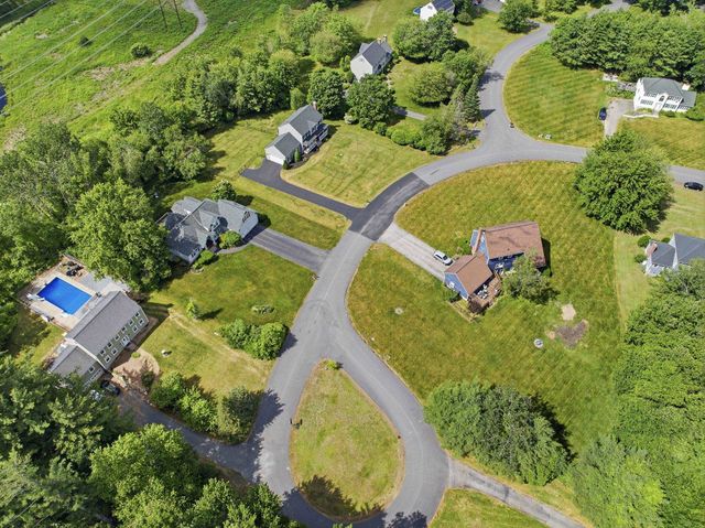 17 Donmac Drive, Derry, NH 03038