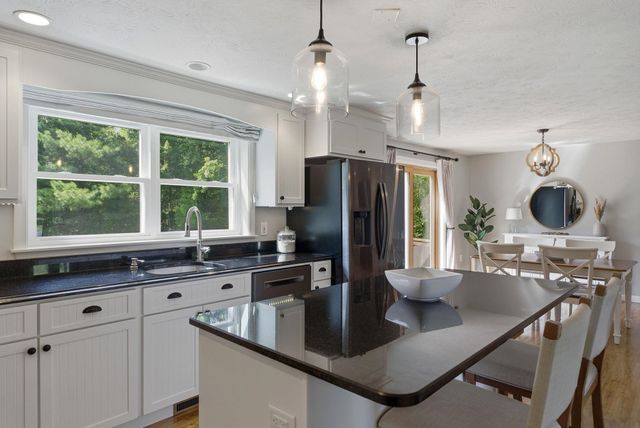 17 Donmac Drive, Derry, NH 03038