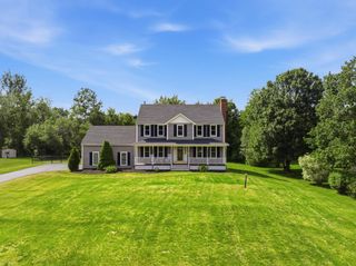 17 Donmac Drive, Derry, NH 03038