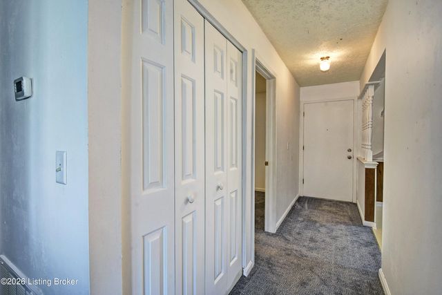 8101 Wendamoor Dr UNIT 28, Louisville, KY 40228