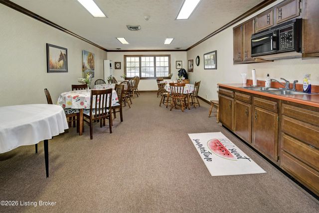 8101 Wendamoor Dr UNIT 28, Louisville, KY 40228