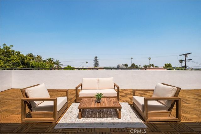 5334 Chesley Avenue, Los Angeles, CA 90043