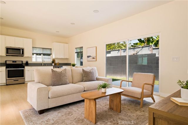 5334 Chesley Avenue, Los Angeles, CA 90043
