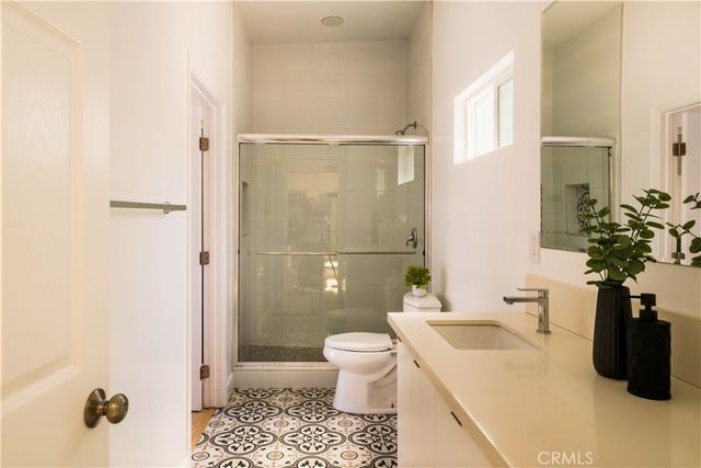 5334 Chesley Avenue, Los Angeles, CA 90043