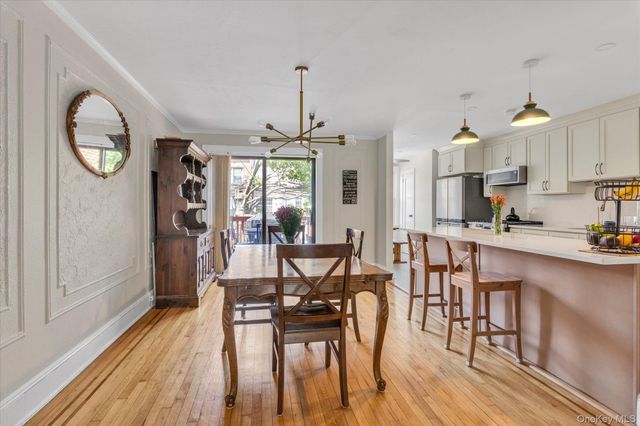 376 Cochran Place, Valley Stream, NY 11581