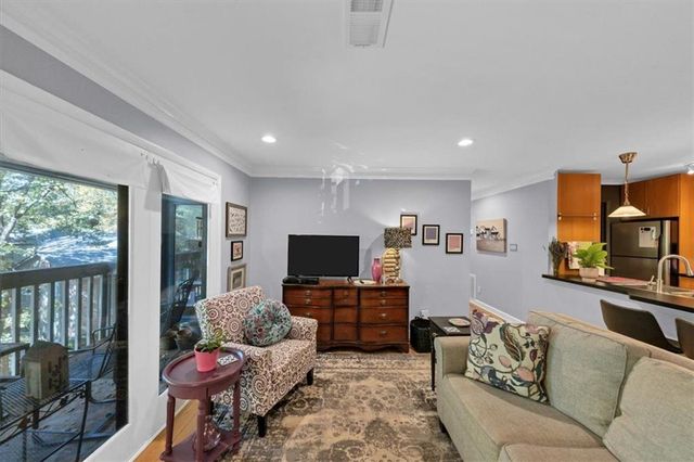 405 TUXWORTH Circle, Decatur, GA 30033