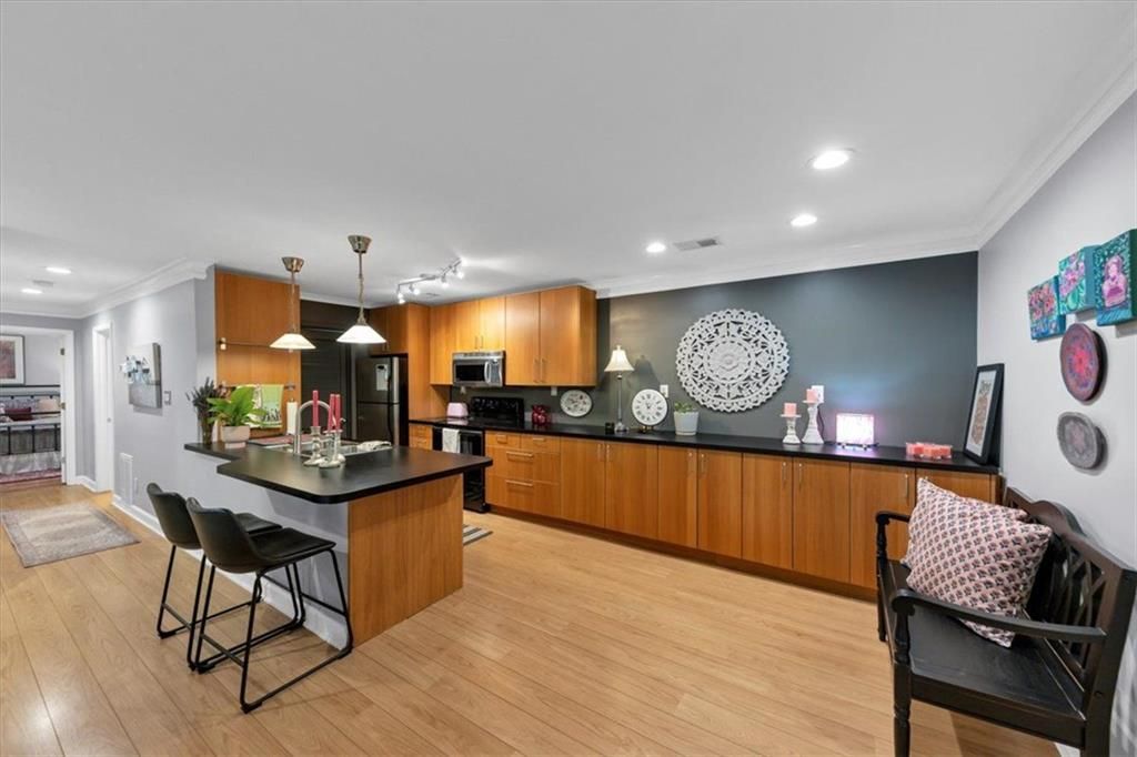 405 TUXWORTH Circle, Decatur, GA 30033