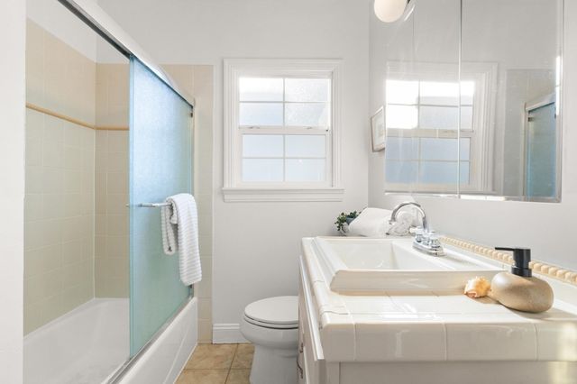 230 Belleview Dr, San Leandro, CA 94577