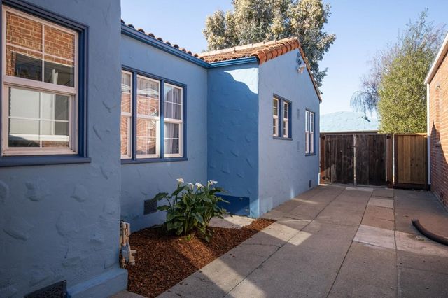 230 Belleview Dr, San Leandro, CA 94577