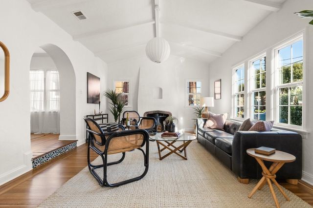 230 Belleview Dr, San Leandro, CA 94577