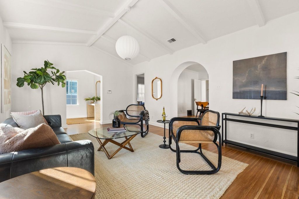 Image 10 of property listing at 230 Belleview Dr, San Leandro, CA 94577