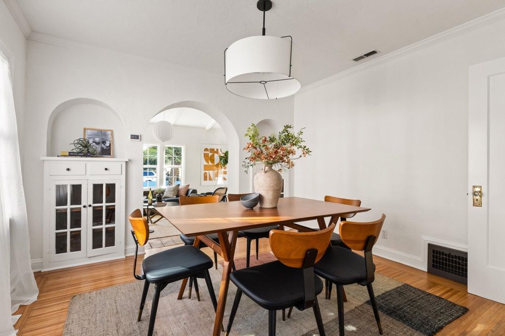 Image 15 of property listing at 230 Belleview Dr, San Leandro, CA 94577