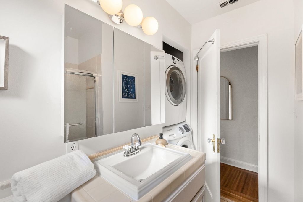 Image 26 of property listing at 230 Belleview Dr, San Leandro, CA 94577