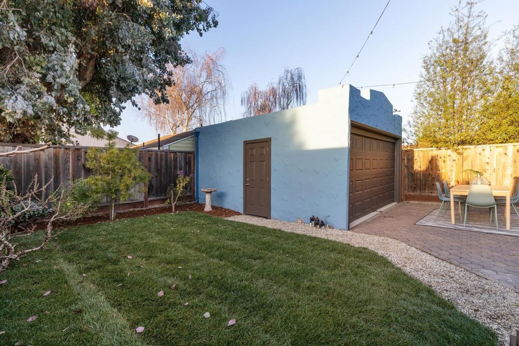 Image 37 of property listing at 230 Belleview Dr, San Leandro, CA 94577