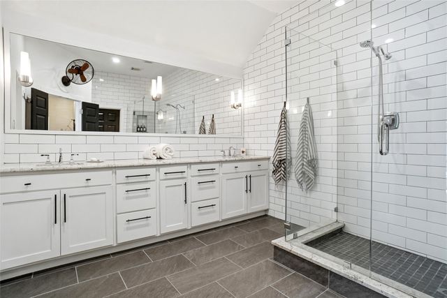 5009 Arbor Hollow Drive, Mckinney, TX 75072