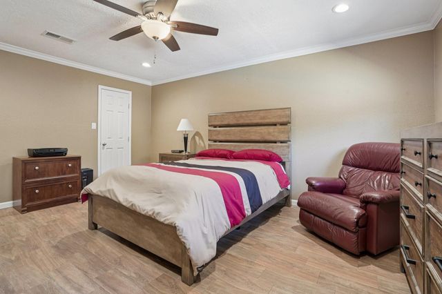 5202 Appleblossom Lane, Friendswood, TX 77546