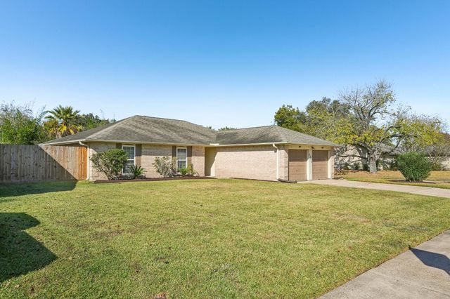 5202 Appleblossom Lane, Friendswood, TX 77546