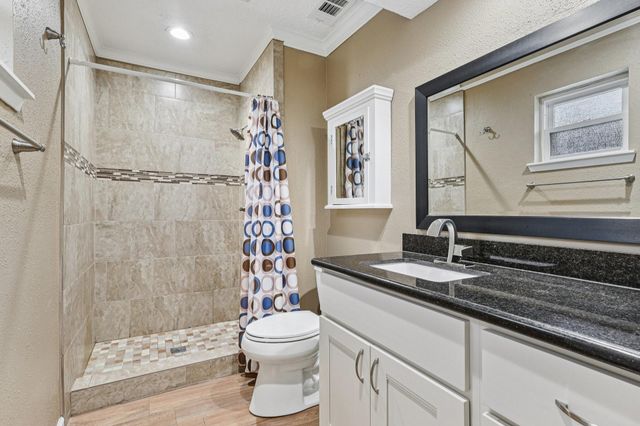 5202 Appleblossom Lane, Friendswood, TX 77546