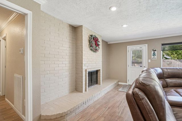 5202 Appleblossom Lane, Friendswood, TX 77546