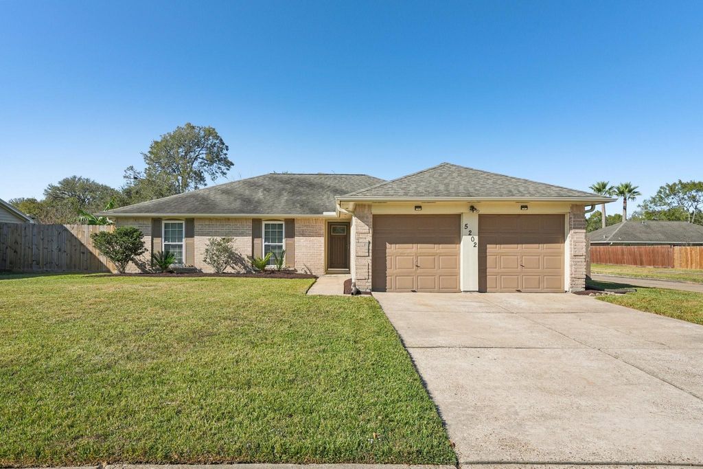 5202 Appleblossom Lane, Friendswood, TX 77546