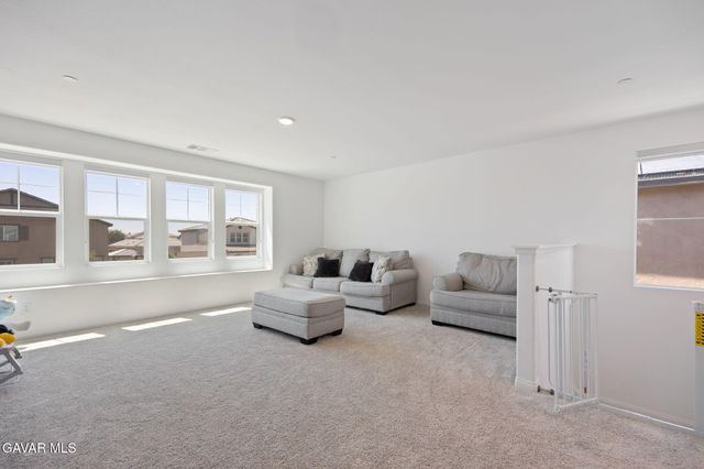 43864 Hampton Street, Lancaster, CA 93536