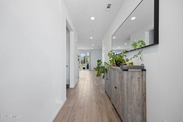 43864 Hampton Street, Lancaster, CA 93536