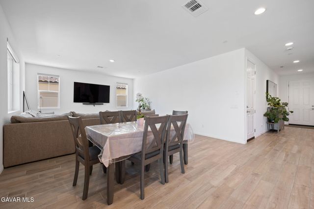 43864 Hampton Street, Lancaster, CA 93536