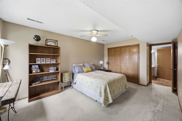 1428 Kodiak Ct, Coralville, IA 52241