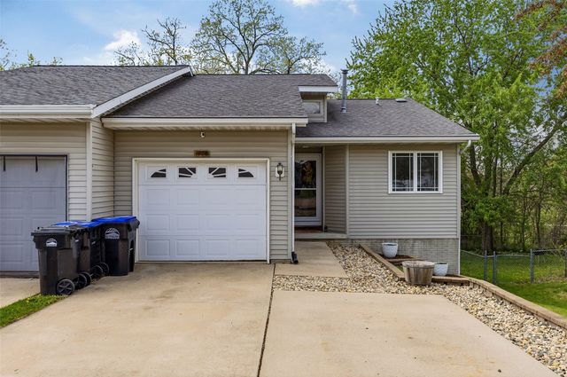 1428 Kodiak Ct, Coralville, IA 52241