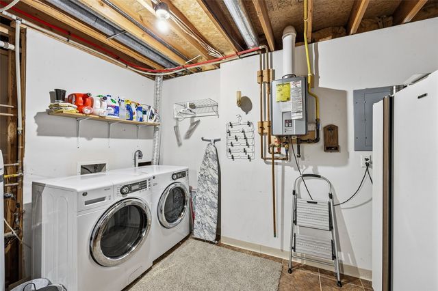 1428 Kodiak Ct, Coralville, IA 52241