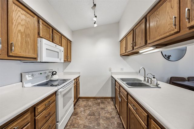 1428 Kodiak Ct, Coralville, IA 52241