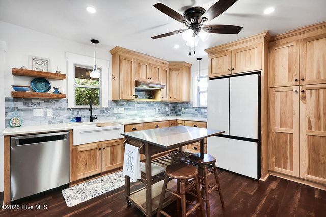 319 NE 42nd Street, Oak Island, NC 28465