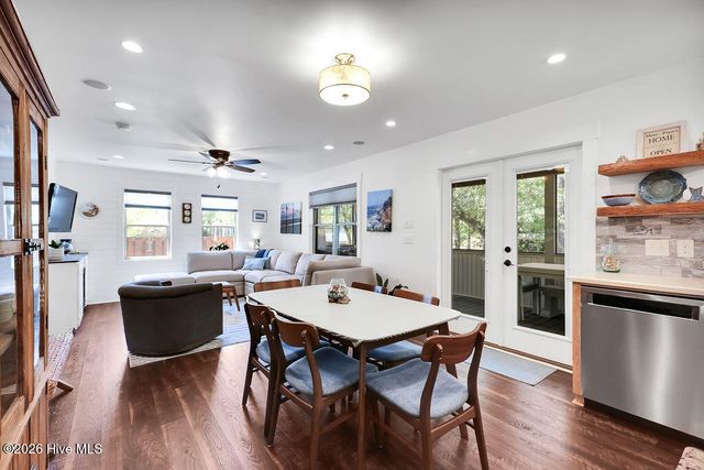 319 NE 42nd Street, Oak Island, NC 28465