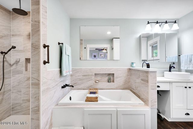 319 NE 42nd Street, Oak Island, NC 28465