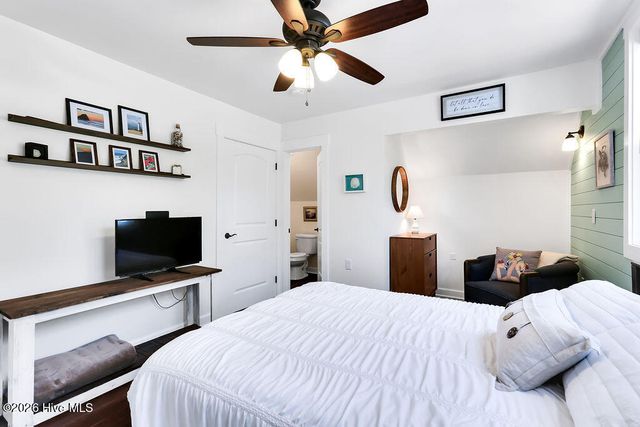 319 NE 42nd Street, Oak Island, NC 28465