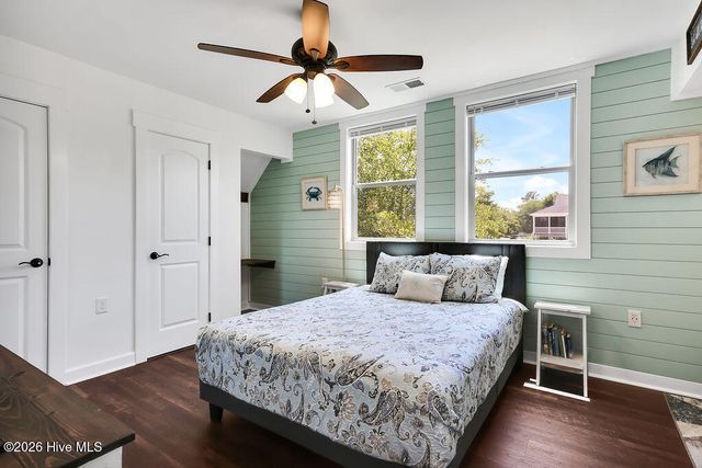 319 NE 42nd Street, Oak Island, NC 28465