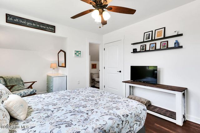 319 NE 42nd Street, Oak Island, NC 28465