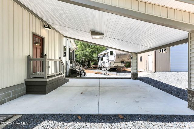 319 NE 42nd Street, Oak Island, NC 28465
