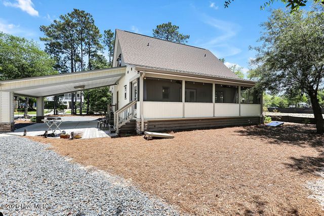 319 NE 42nd Street, Oak Island, NC 28465