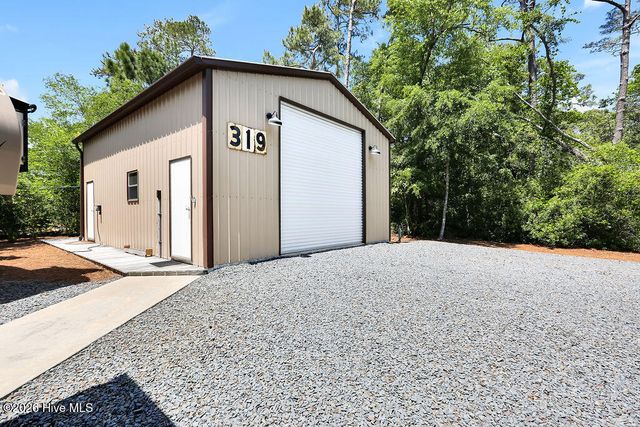 319 NE 42nd Street, Oak Island, NC 28465