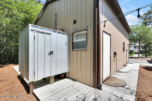 319 NE 42nd Street, Oak Island, NC 28465