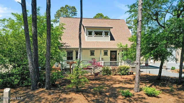 319 NE 42nd Street, Oak Island, NC 28465