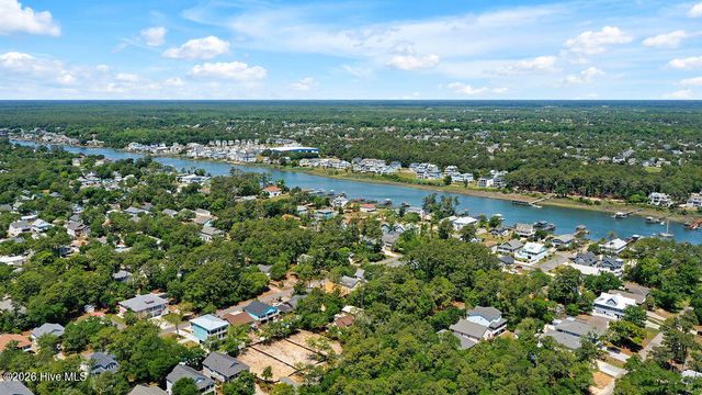 319 NE 42nd Street, Oak Island, NC 28465
