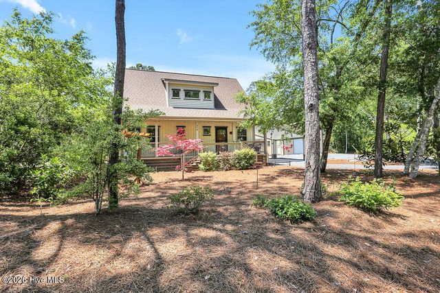 319 NE 42nd Street, Oak Island, NC 28465