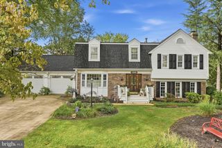 2210 LOCH LOMOND DR, Vienna, VA 22181