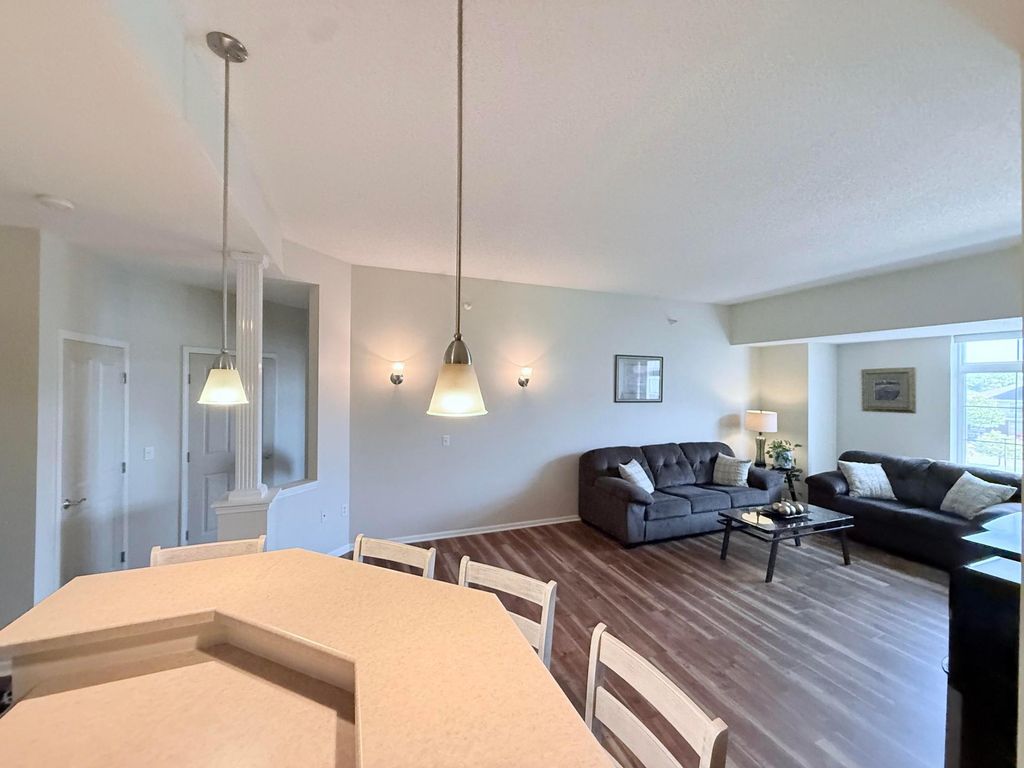649 Old Highway 8 NW 306, New Brighton, MN 55112 — photo 3