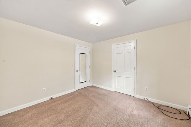 81 Warren Rd, Townsend, MA 01469